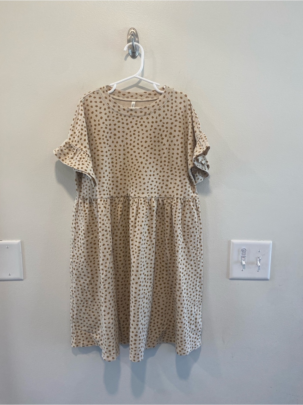 Rylee + cru girls babydoll dress size 10-12 spots on beige